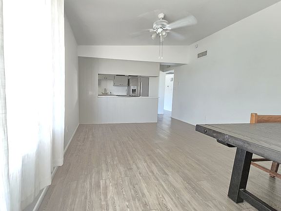5th image of 2723 S Los Feliz Dr