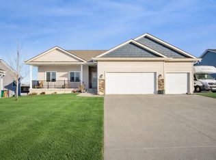 831 Lost Lake Dr, Polk City, IA 50226