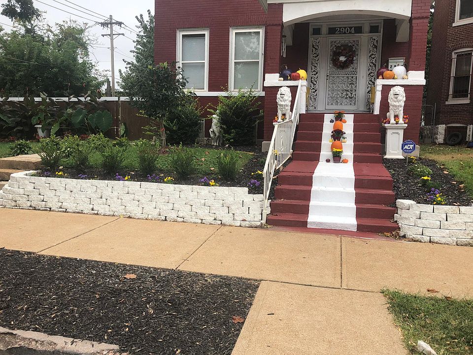 1st image of 2904 University St