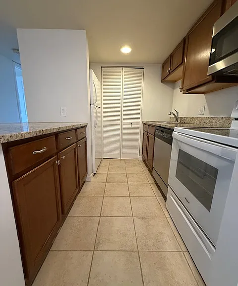 7 Fairways Cir #C — Photo 12