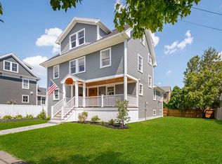 20 Chestnut St, Marblehead, MA 01945