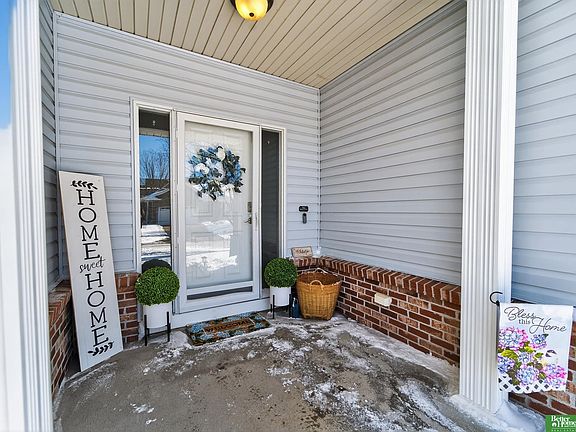 4th image of 5525 N 150th St