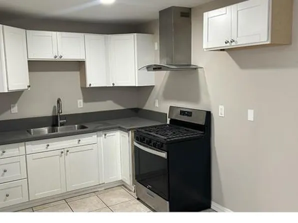 833 N Parton St APT C, Santa Ana, CA 92701