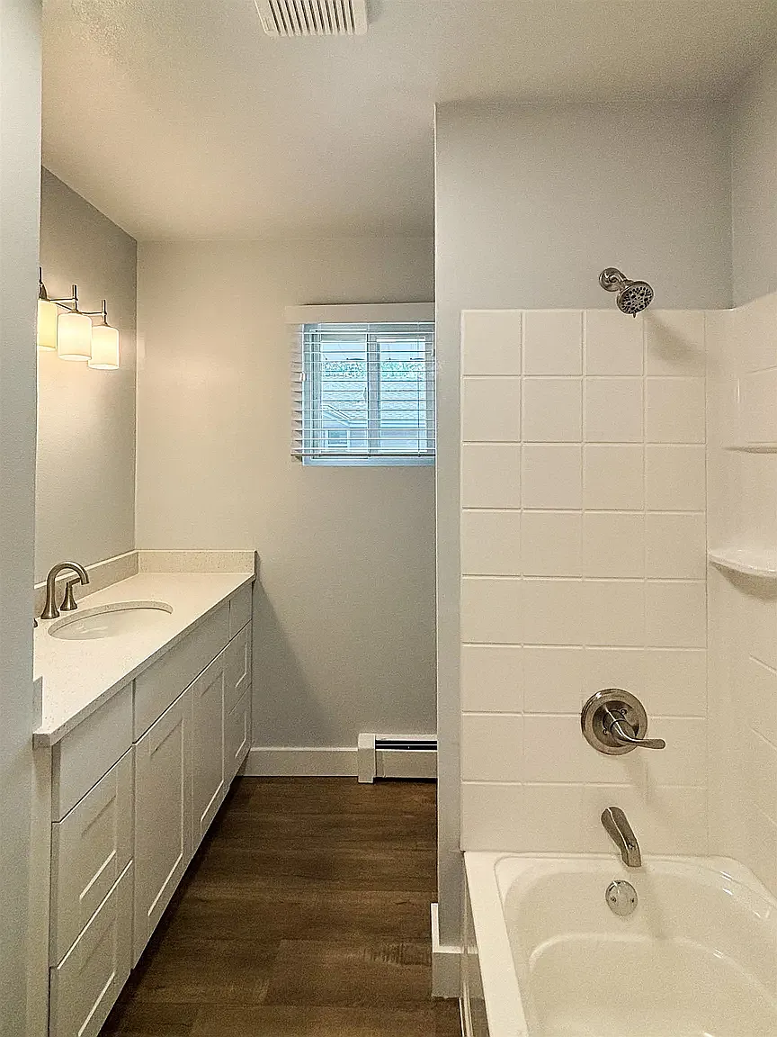 2 bed, 1118 sqft, $1,650 — Photo 2