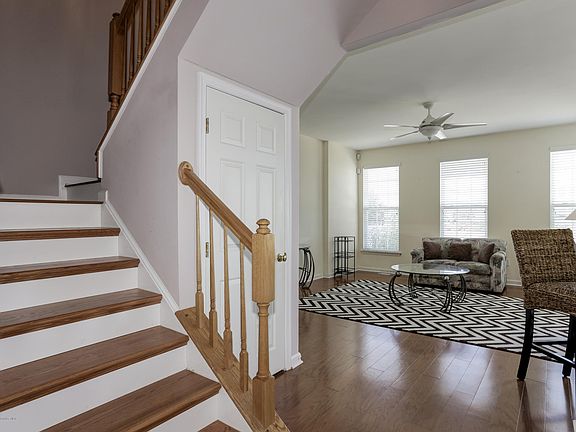 2nd image of 8 Skimmer Ln