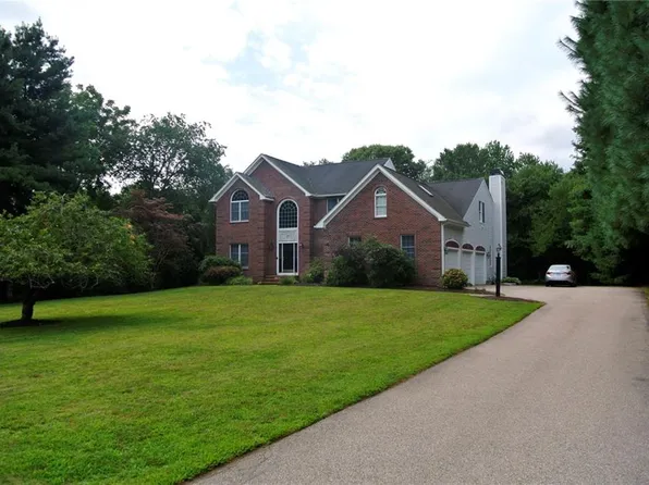 31 Rolling Meadow Way, North Kingstown, RI 02852