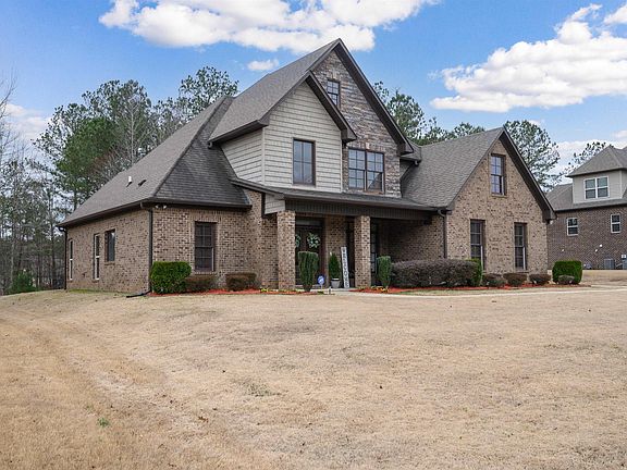 2nd image of 261 Grey Oaks Dr