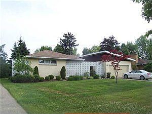 1st image of 48 Brookedge Dr
