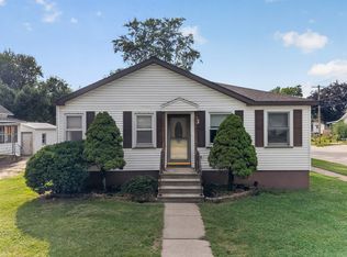 105 S Main St, Seneca, IL 61360