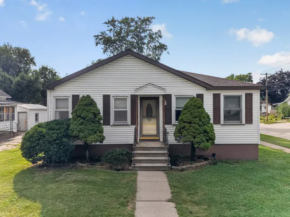 105 S Main St, Seneca, IL 61360