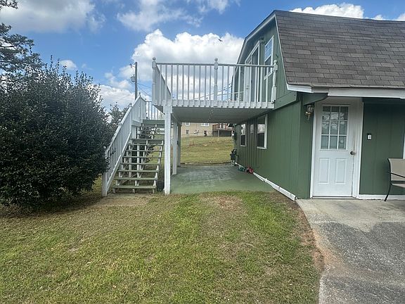 3rd image of 4 Sweetbriar Rd