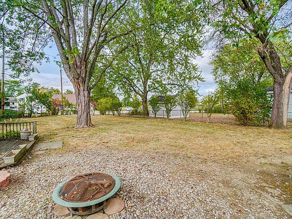 4th image of 2840 Louise Pl