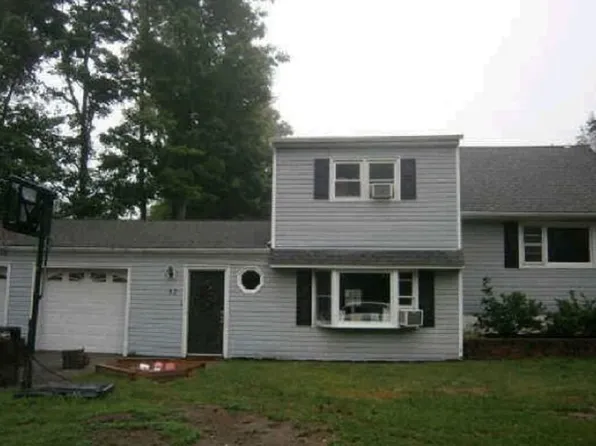 12 Dayton Rd, West Milford, NJ 07421