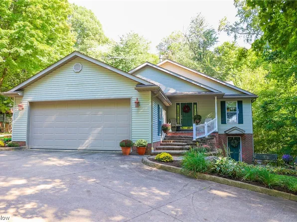 2417 Dalton Fox Lake Rd, Dalton, OH 44618