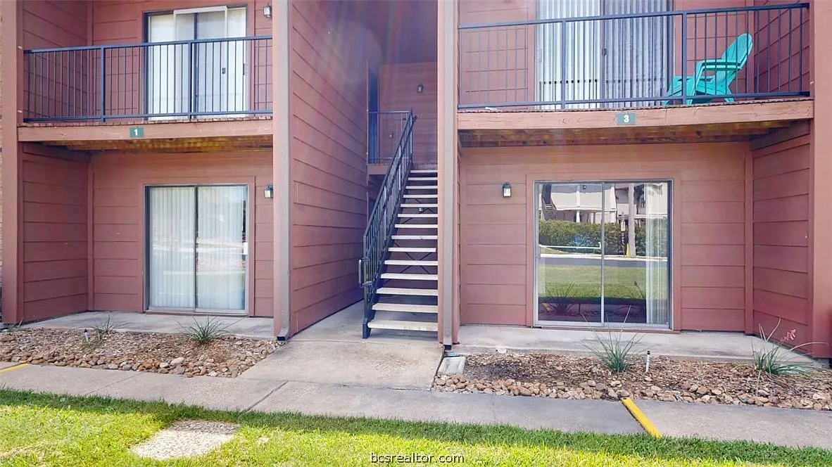 1 bed, 1.0 bath, 677 sqft, $1,000 — Photo 1