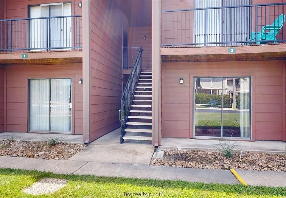 904 University Oaks Blvd #3