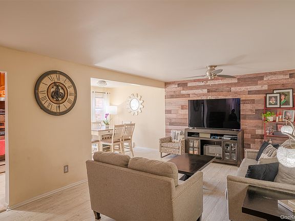 4th image of 68 Parkside Drive #68