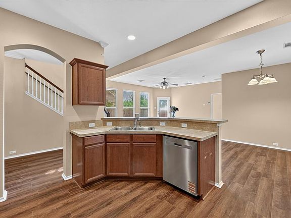 5th image of 2510 Sedona St
