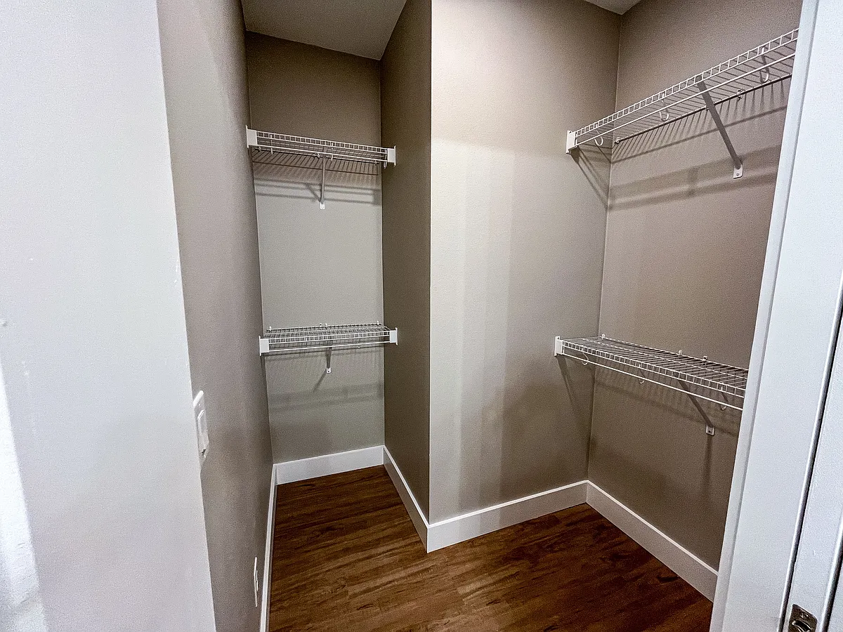 Building Photo - 2879 Leahs Ln #1
