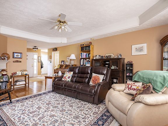 2nd image of 794 McClain Dr