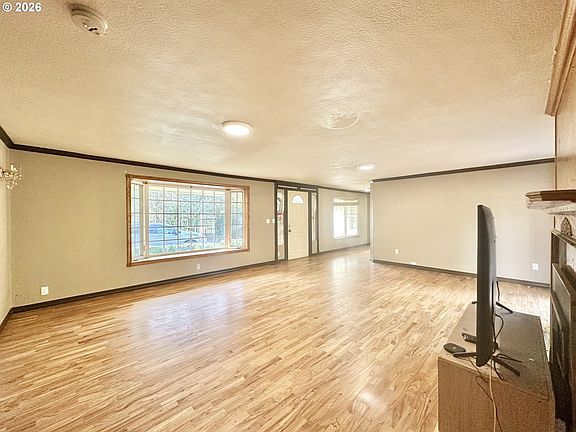 4th image of 20125 SE Foster Rd