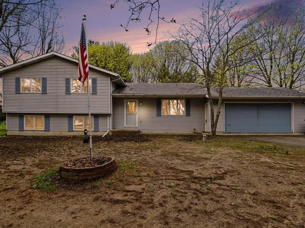 6955 Osborne Rd, Delton, MI 49046