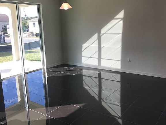 3rd image of 11501 Southern Creek Dr