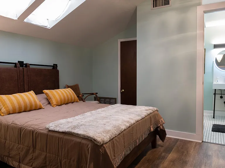1137 Saint Andrew St — Photo 34