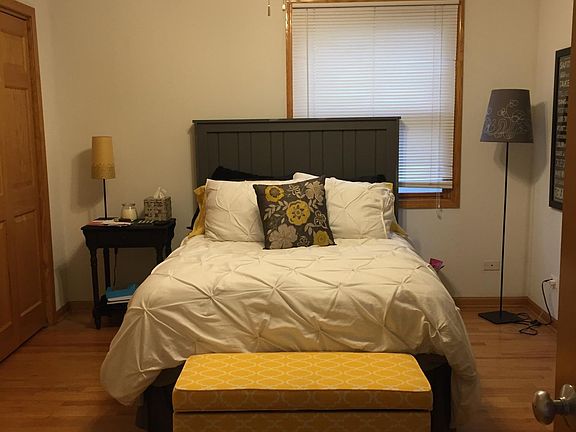 3rd image of 2540 N Southport Ave #2FT