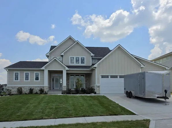 16220 Sharon Dr, Urbandale, IA 50323