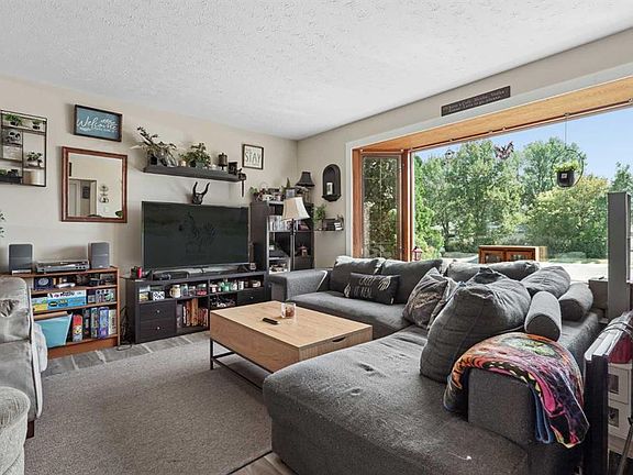 4th image of 1305 SE 18th Ave S