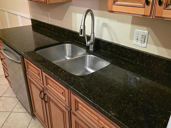 2nd image of 2226 Castle Rock Sq APT 1B