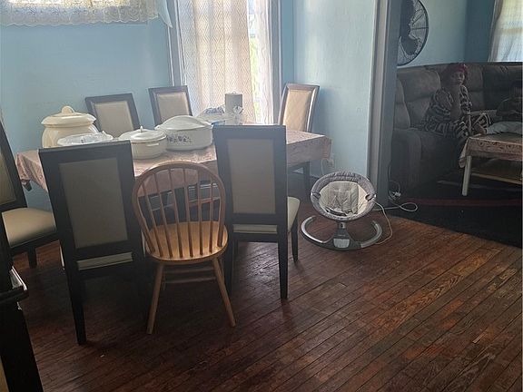 5th image of 274 Dewey Ave