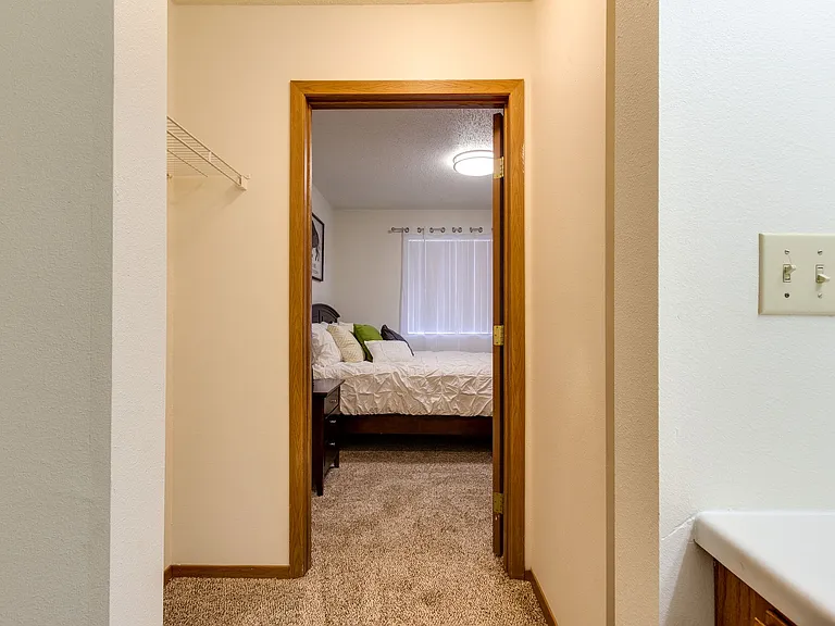 Dakota E & W Apartments — Photo 12