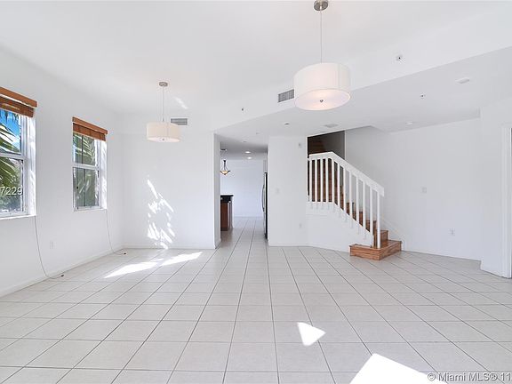 4th image of 11002 NW 83rd St APT 223