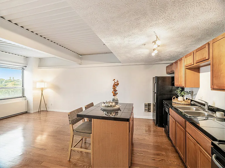 105 N 31st Ave #702 — Photo 8