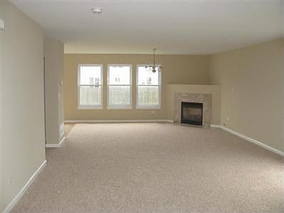 3rd image of 690 Lewis St