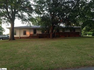 213 Arrowhead Cir, Spartanburg, SC 29301