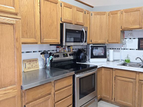 4th image of 425 W Wisconsin St