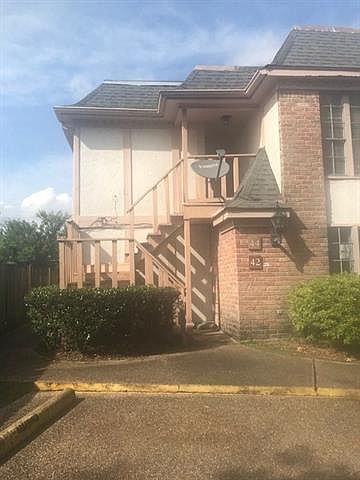 1st image of 11 Heritage Ln #44