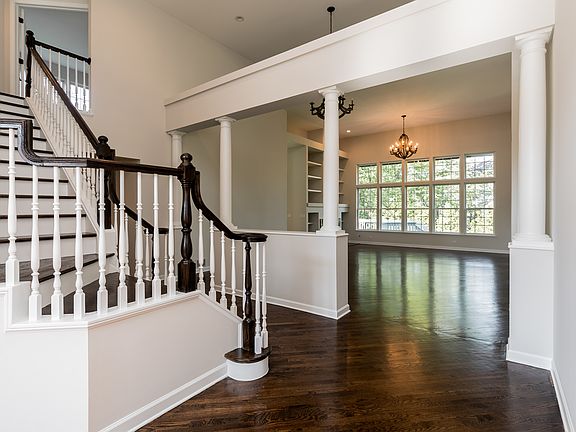 3rd image of 514 Pebble Beach Ln