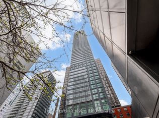 327 King St W #1702, Toronto, ON M5V 1J5