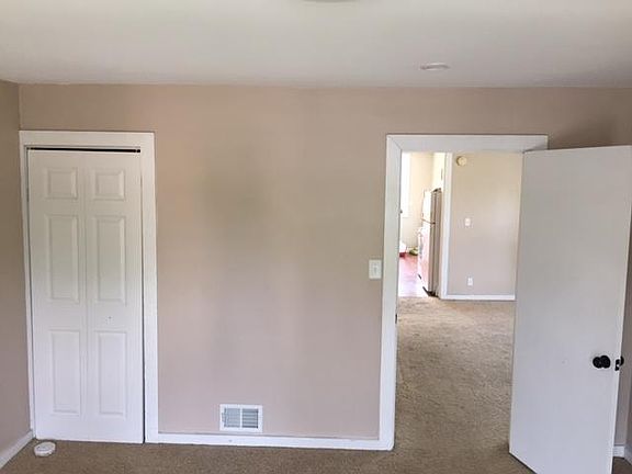 5th image of 814 Flat St NE #2