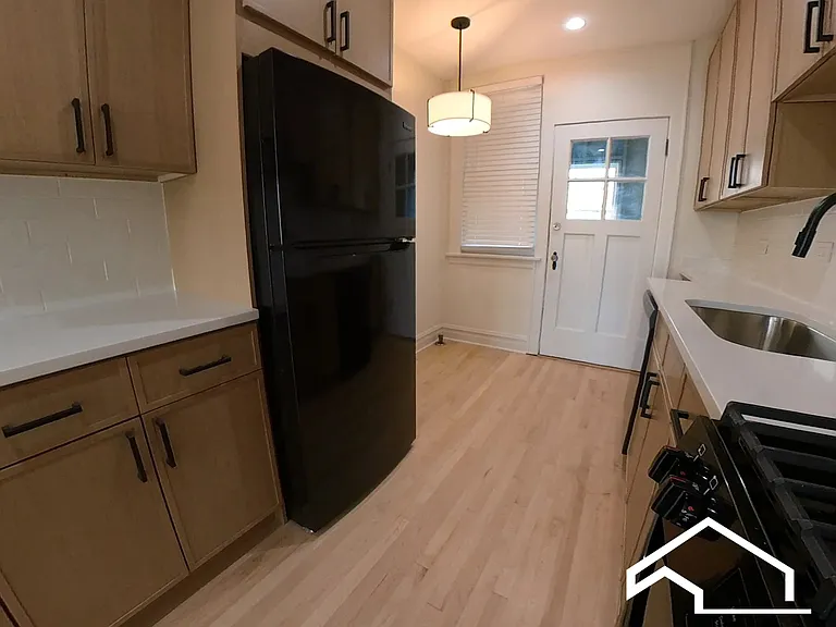 4539 W Barry Ave #2 — Photo 3