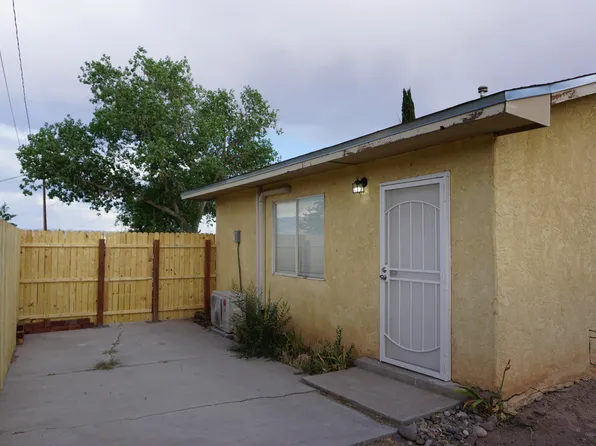 707 Luna Rd SW, Albuquerque, NM 87105