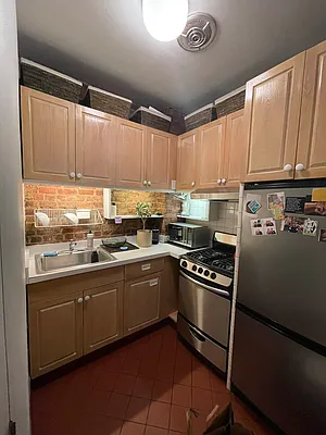 Rented by Weinstein Realty Group | media 5