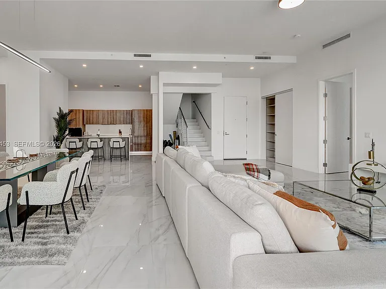 17550 Collins Ave #Penthouse 2 — Photo 5
