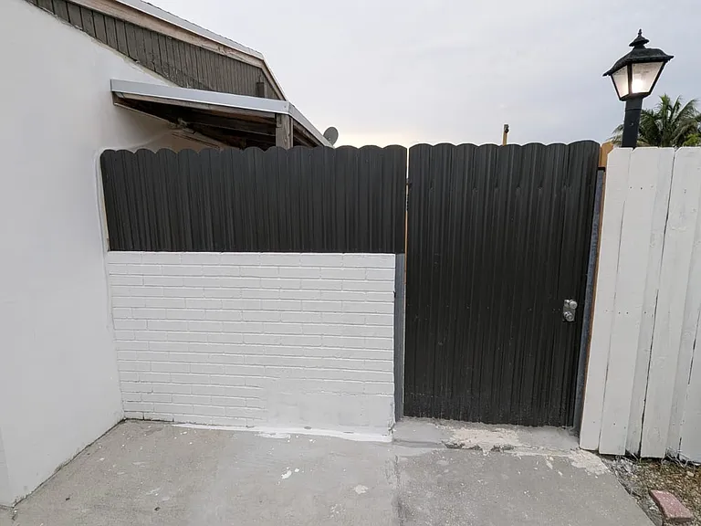 SW 114th Pl — Photo 1