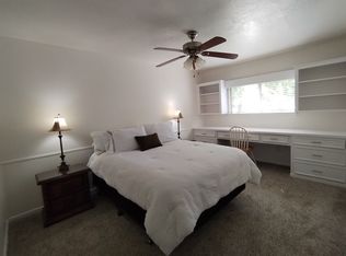1015 Lodgehill Ln, Houston, TX 77090