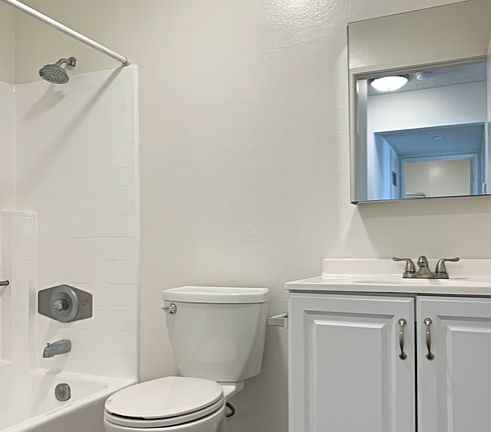 5th image of 1012 E Acacia Ave #213